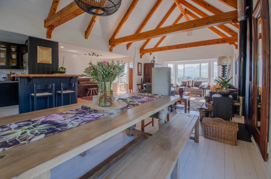 4 Bedroom Property for Sale in Pringle Bay Western Cape